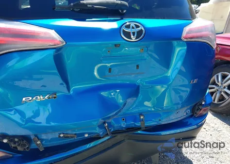 2016 Toyota Rav4 Le z USA, uszkodzony, nr VIN JTMZFREV1GJ094294